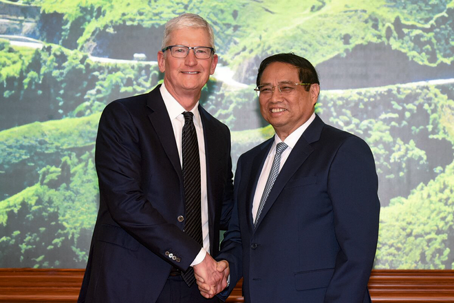 Apple CEO Cook vows to increase investment in Socialist Republic of Vietnam
